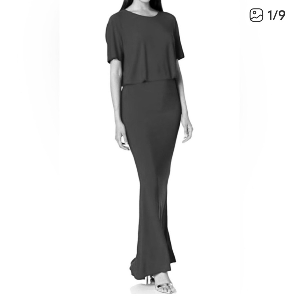 Norma Kamali Black Crewneck Knit Top
EUC